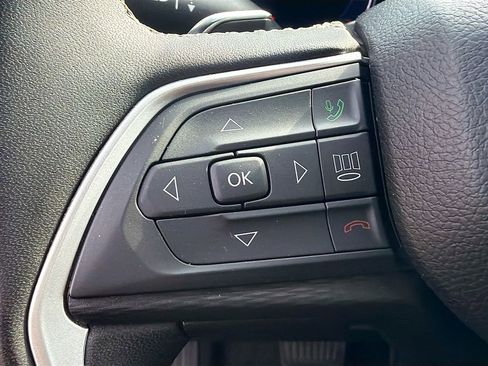 Used 2024 Jeep Grand Cherokee Altitude image 35