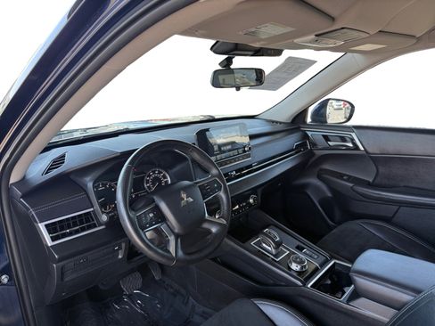 Used 2024 Mitsubishi Outlander SE FWD image 9