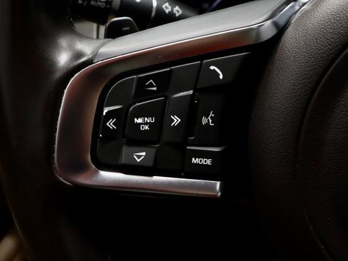 Used 2020 Jaguar XF Prestige image 26