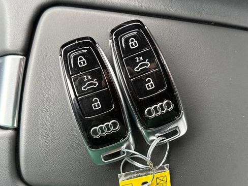 Used 2023 Audi RS e-tron GT w/ Carbon Performance Package AWD/4WD image 34