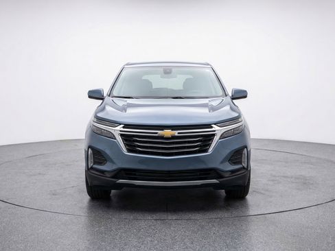Used 2025 Chevrolet Equinox LT image 2