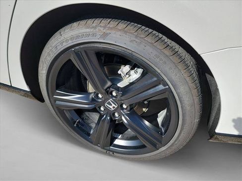 Used 2025 Honda Accord Sport image 9