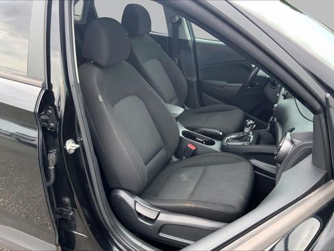 Used 2023 Hyundai Kona SEL w/ Convenience Package FWD image 9