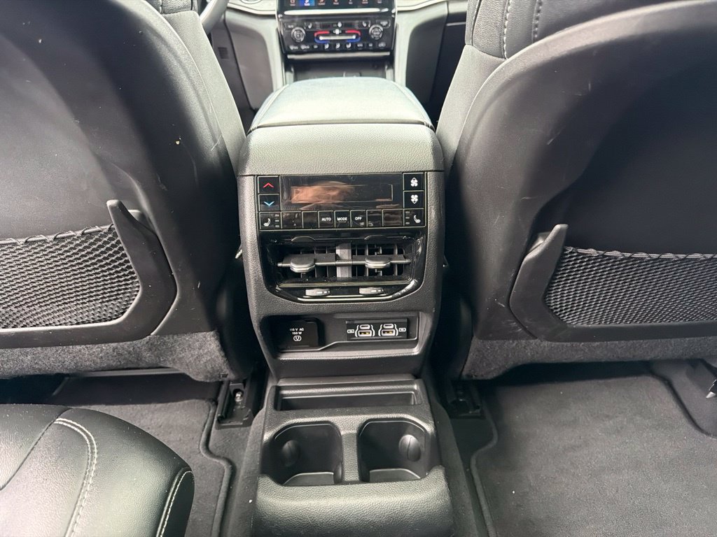 Used 2023 Jeep Grand Cherokee L Limited AWD/4WD image 19