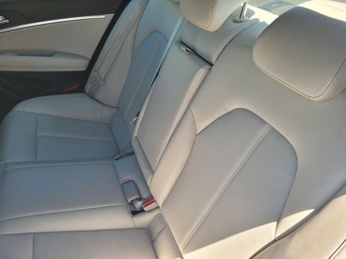 Used 2024 Genesis G70 2.5T AWD/4WD image 15