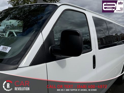 Used 2017 Chevrolet Express 3500 LT w/ LT Preferred Equipment Group RWD image 32