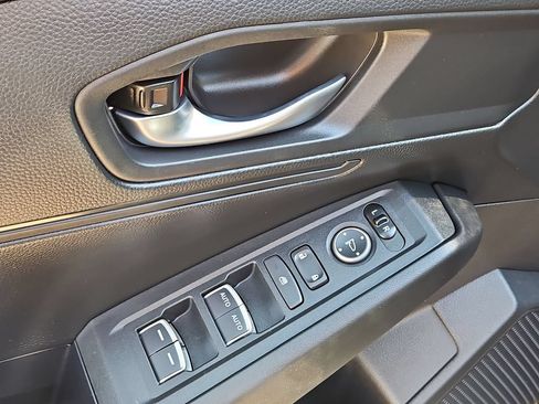 Used 2025 Honda Accord LX image 13