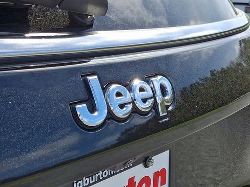 Used 2024 Jeep Compass Latitude AWD/4WD image 30