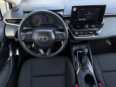 Used 2025 Toyota Corolla LE FWD image 12