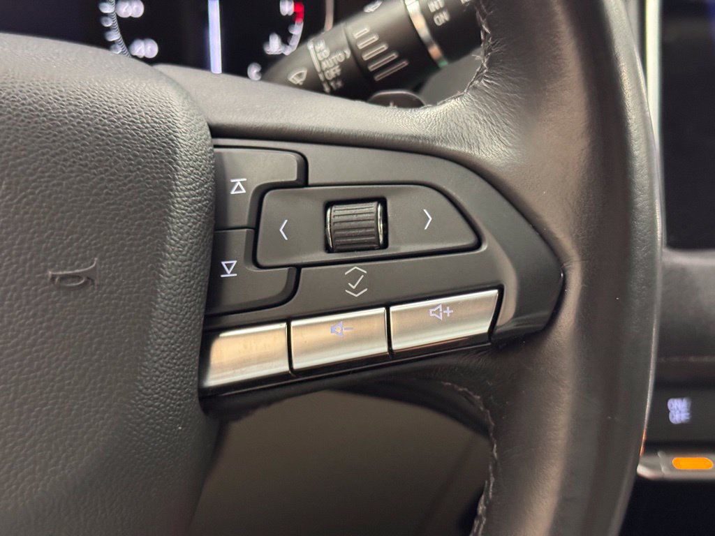 Used 2023 Cadillac XT4 Premium Luxury AWD/4WD image 24