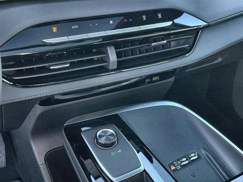 New 2026 Buick Enclave Sport Touring w/ Power Package FWD image 18