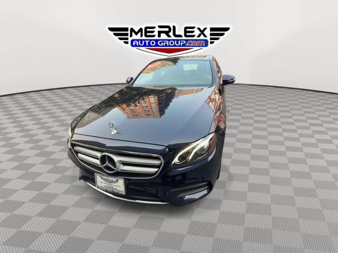 Used 2017 Mercedes-Benz E 300 4MATIC image 3