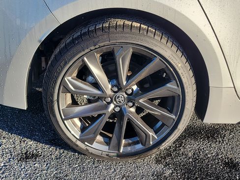 Certified 2025 Toyota Corolla SE FWD image 10