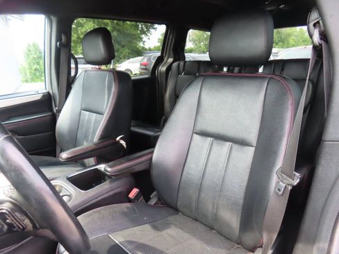 Used 2016 Dodge Grand Caravan R/T FWD image 43