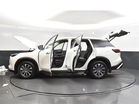 Certified 2025 INFINITI QX60 Pure image 48
