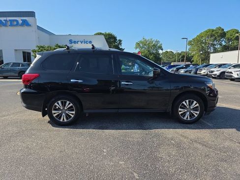Used 2020 Nissan Pathfinder S AWD/4WD image 3