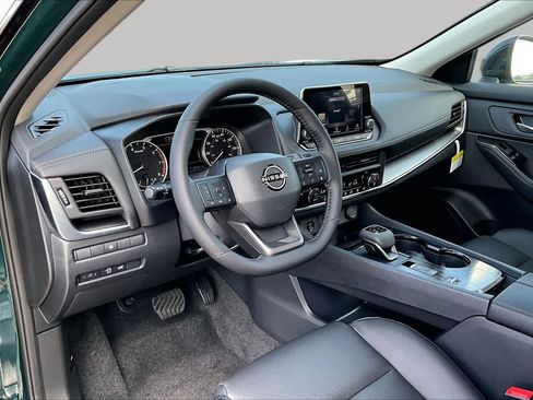 New 2026 Nissan Rogue Dark Armor FWD image 8