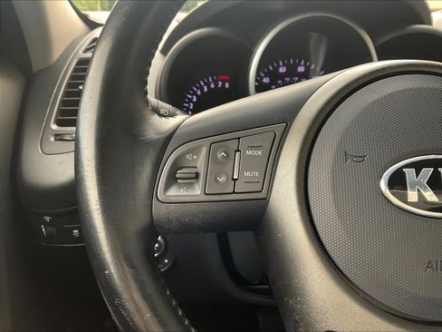 Used 2013 Kia Soul + w/ Audio Pkg FWD image 10