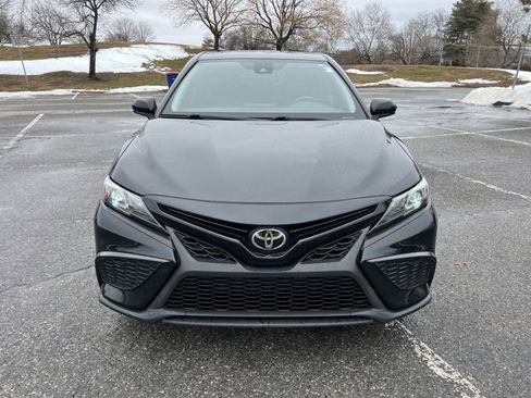 Used 2021 Toyota Camry SE image 3