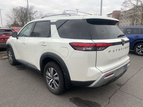 Used 2023 Nissan Pathfinder SL image 5