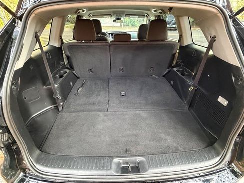 Used 2019 Toyota Highlander LE AWD/4WD image 19