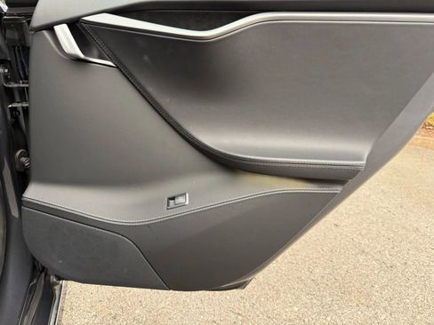 Used 2020 Tesla Model S Long Range Plus image 28