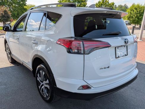 Used 2016 Toyota RAV4 LE AWD/4WD image 7