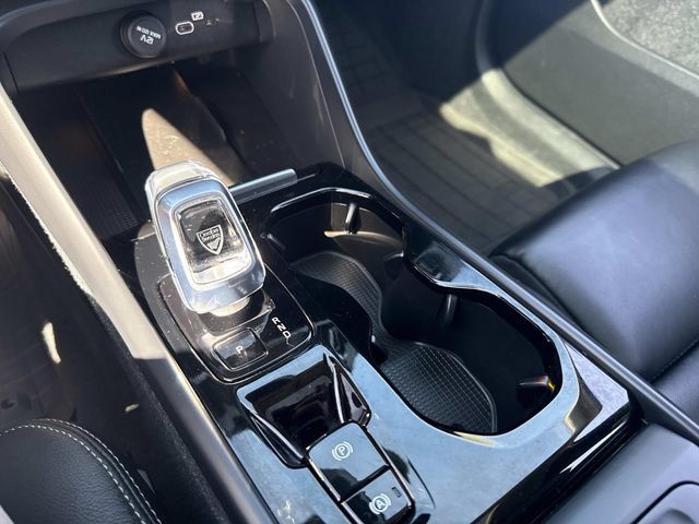 Used 2023 Volvo XC40 B5 Ultimate w/ Protection Package Premier AWD/4WD image 33
