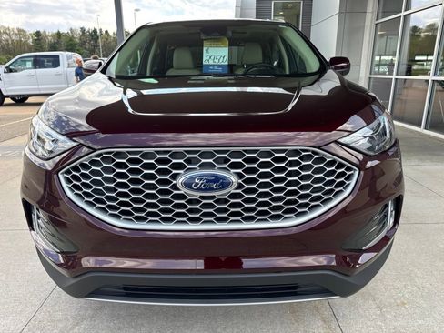 Certified 2024 Ford Edge SEL w/ Convenience Package AWD/4WD image 12