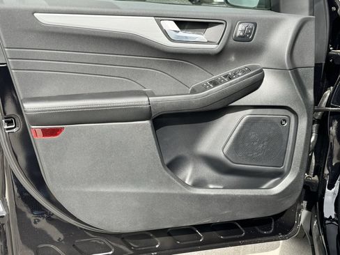 New 2025 Ford Escape SE w/ PHEV Premium Package image 14