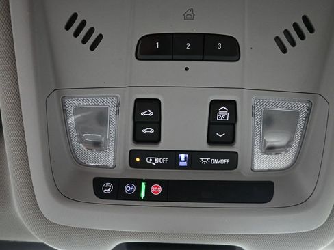 Used 2019 Chevrolet Equinox Premier image 16