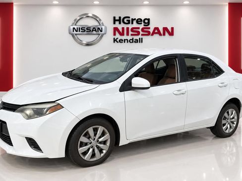 Used 2015 Toyota Corolla LE FWD image 4