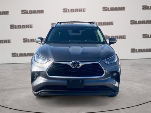 Used 2023 Toyota Highlander XLE image 8