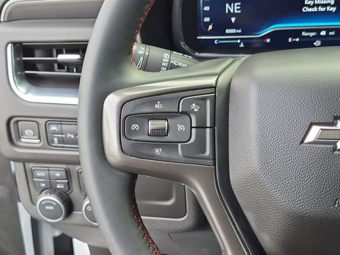 Used 2023 Chevrolet Suburban RST AWD/4WD image 17