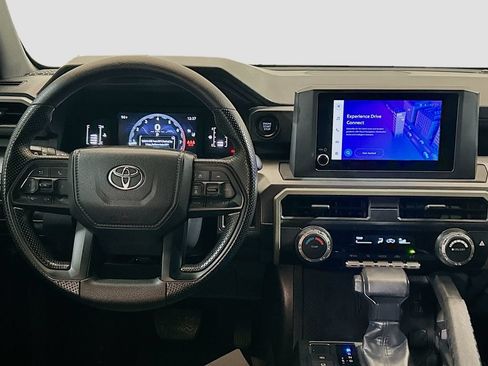 Used 2025 Toyota Tacoma SR5 AWD/4WD image 18