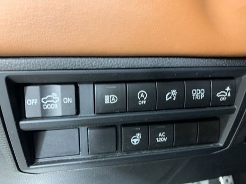 Used 2022 Toyota Tundra 1794 Edition image 18