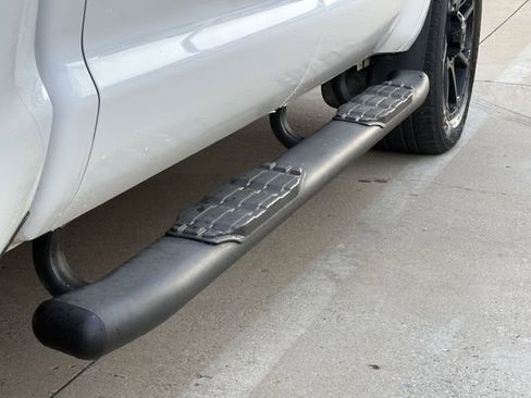Used 2019 Toyota Tundra SR5 w/ SR5 Upgrade Package AWD/4WD image 11