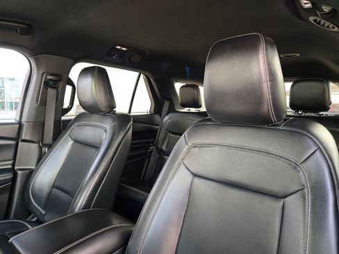 Used 2020 Ford Explorer XLT w/ Equipment Group 202A image 13