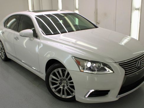 Used 2017 Lexus LS 460 w/ Comfort Package RWD image 29