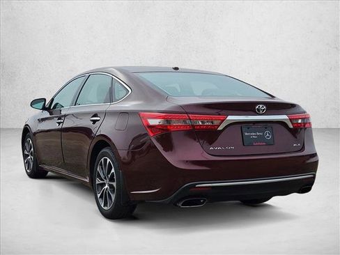 Used 2016 Toyota Avalon XLE Premium image 7