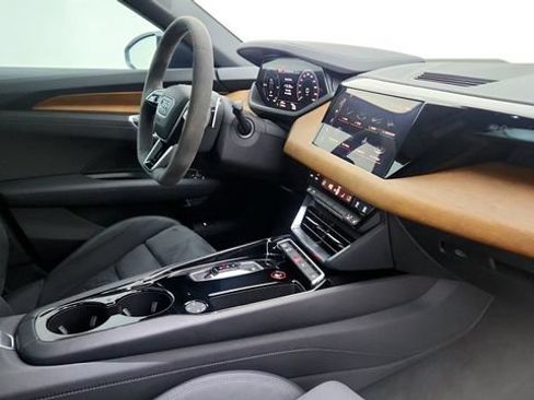 Used 2023 Audi e-tron GT Premium Plus AWD/4WD image 39