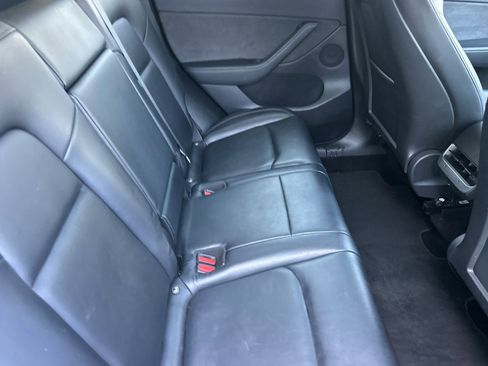 Used 2022 Tesla Model Y Performance AWD/4WD image 28