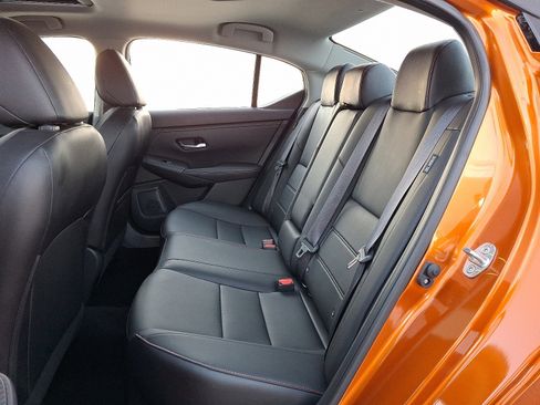 Certified 2021 Nissan Sentra SR w/ SR Premium Package image 10