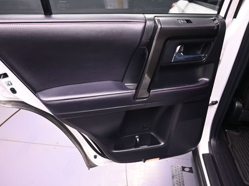 Used 2018 Toyota 4Runner TRD Off-Road Premium image 30