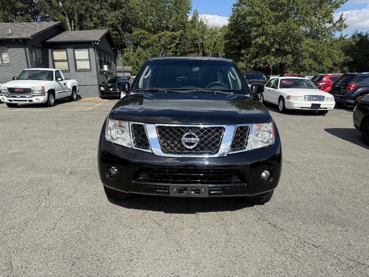 Used 2012 Nissan Pathfinder SV AWD/4WD image 3