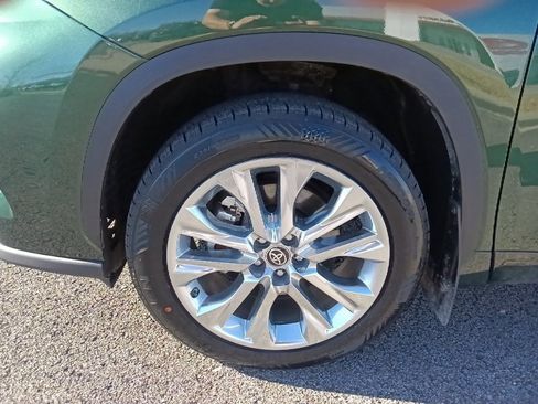 Used 2023 Toyota Highlander Limited image 10