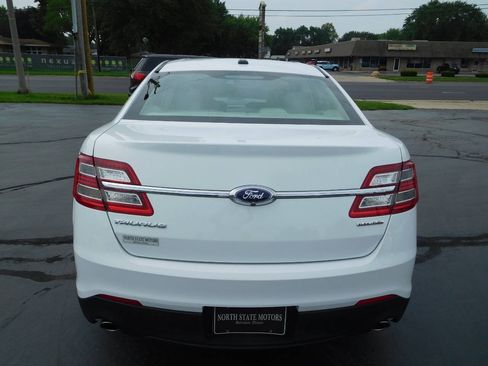 Used 2016 Ford Taurus SE FWD image 9