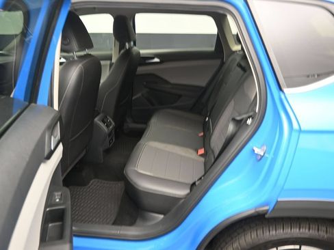 Used 2022 Volkswagen Taos SE FWD image 14