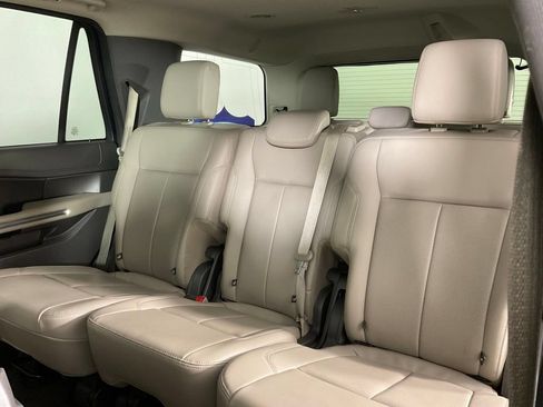 Certified 2021 Ford Expedition XLT RWD image 15