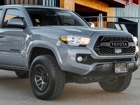 Used 2021 Toyota Tacoma SR5 w/ Technology Package image 7